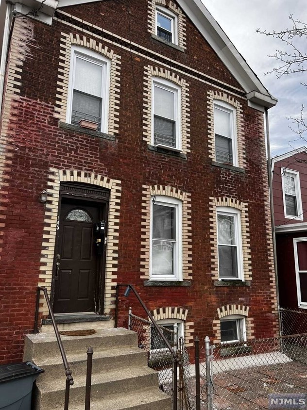 145 Lake Ave #2nd Floor, Clifton, NJ 07011