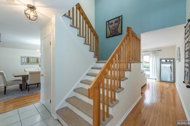 1251 Stephanie Dr, West Caldwell, NJ 07006-4583