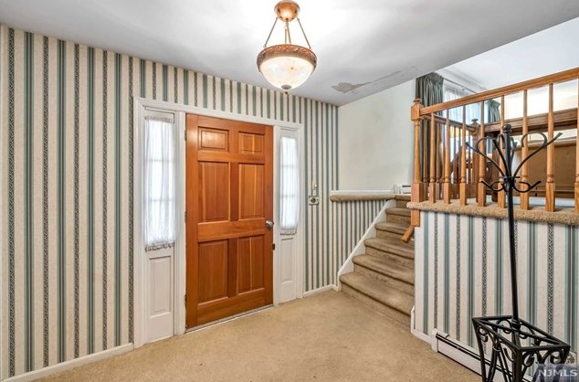 659 Primrose Ln, Westwood, NJ 07675-6511