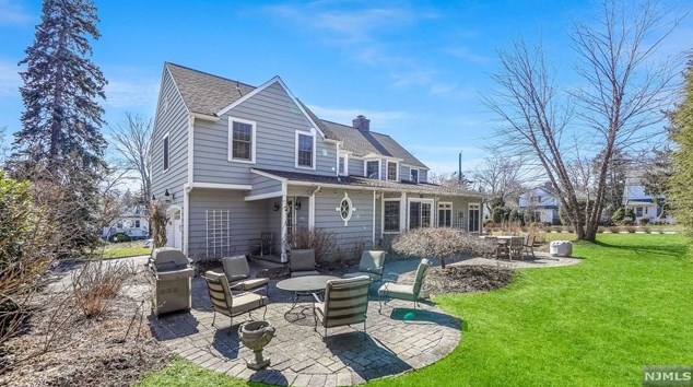 405 Blauvelt Ave, Ho Ho Kus, NJ 07423