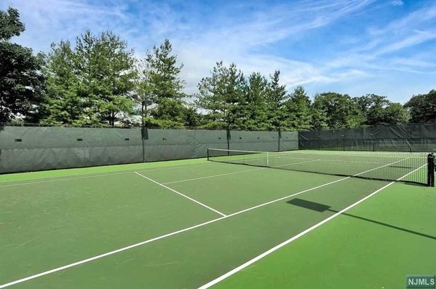 6 Horizon Rd, West Fort Lee NJ  07024-6601 exterior