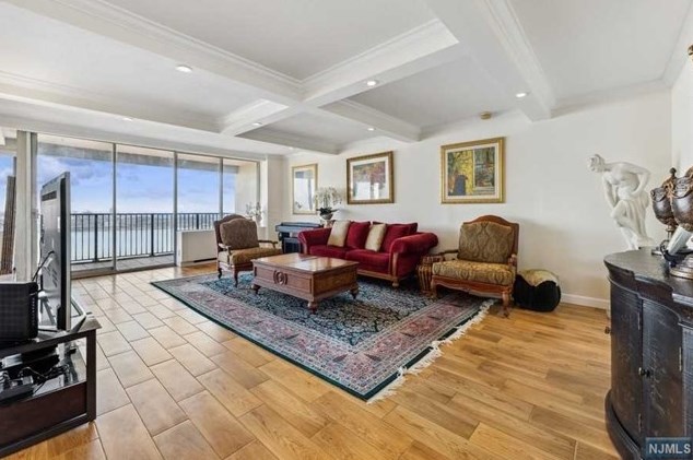 6 Horizon Rd #1107, West Fort Lee, NJ 07024