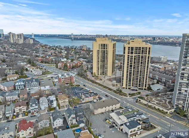 900 Palisade Ave, West Fort Lee NJ  07024-4135 exterior
