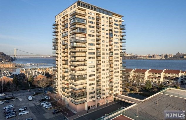 1203 River Rd #3f, Edgewater, NJ 07020