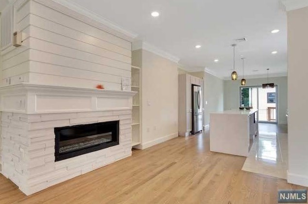 216 Columbus Ave #1fl, Palisades Park, NJ 07650
