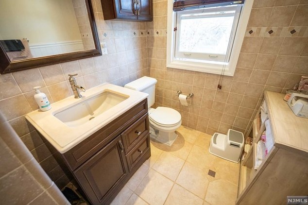 175 Jackson Ave, Rutherford NJ  07070-1813 exterior