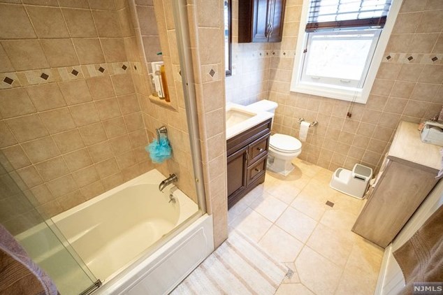 175 Jackson Ave, Rutherford NJ  07070-1813 exterior