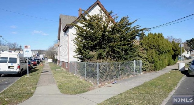 126-130 Trenton Ave, Paterson, NJ 07513
