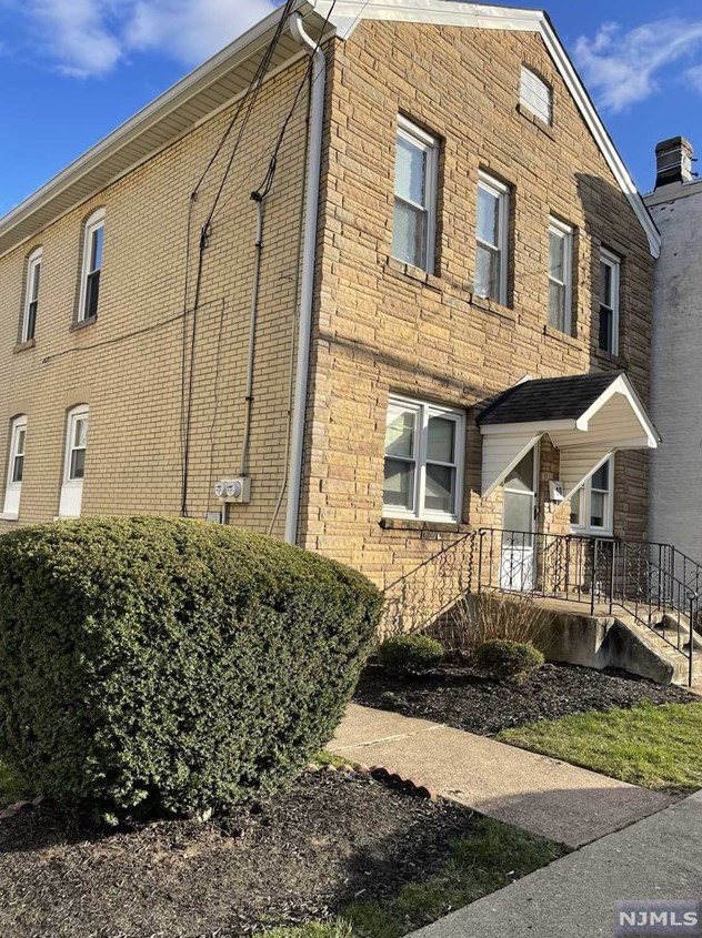 10 Irving Pl, Outwater, NJ 07026