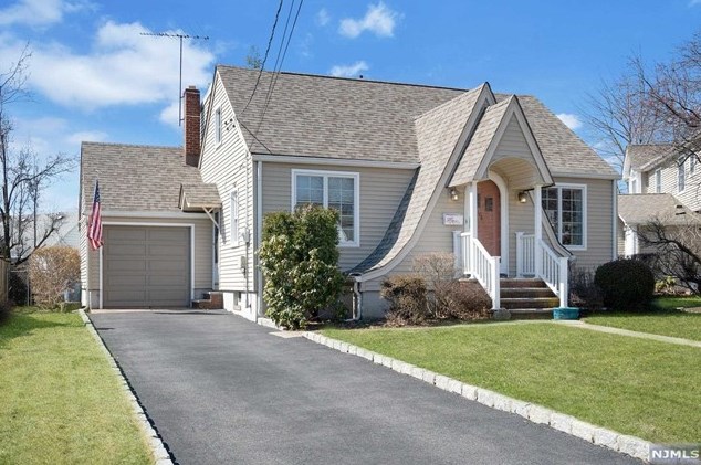 106 James St, Rochelle Park, NJ 07662