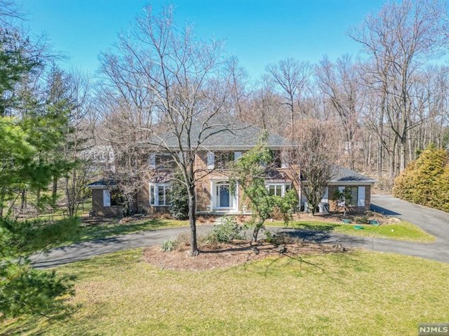 10 Iron Latch W, Upper Saddle River, NJ 07458