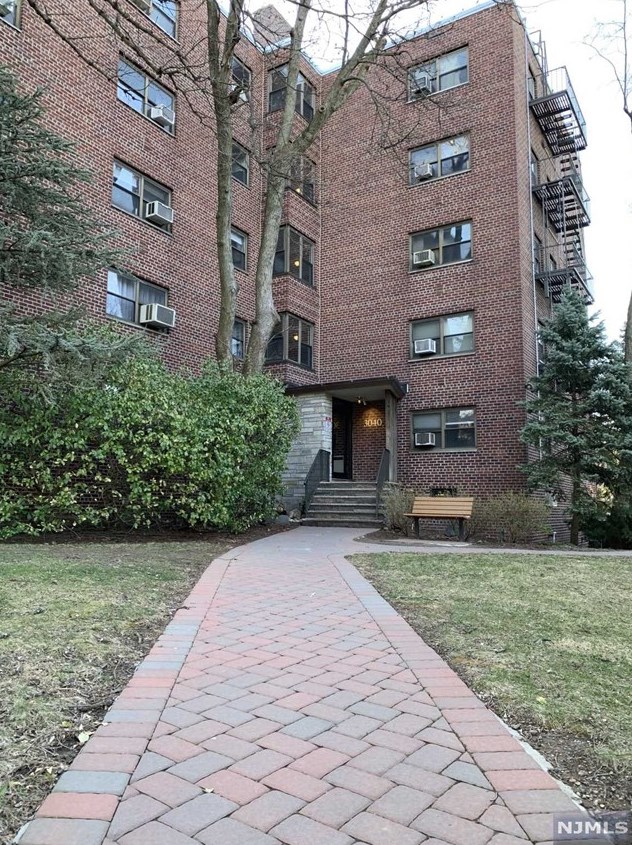 3040 Edwin Ave #1j, West Fort Lee, NJ 07024
