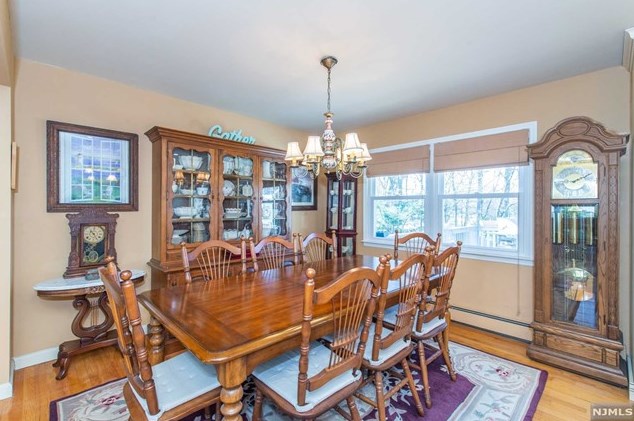 45 Sequoia Pl, Wayne NJ  07470-5149 exterior