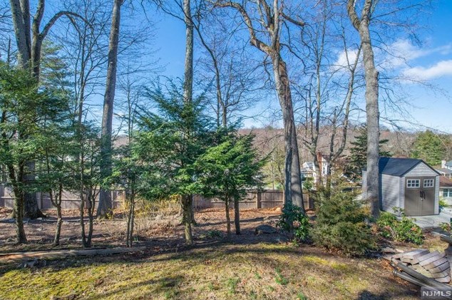 45 Sequoia Pl, Wayne NJ  07470-5149 exterior