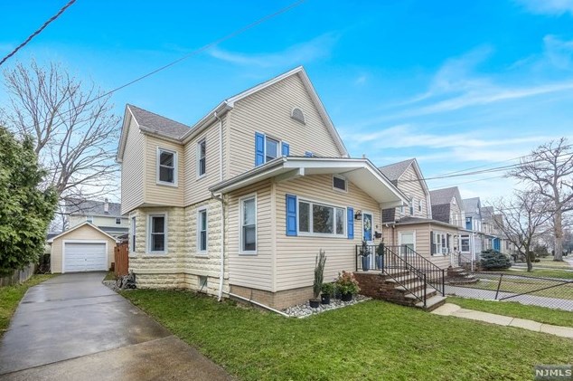 87 Erie St, Dumont, NJ 07628