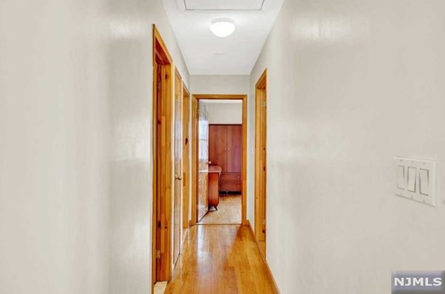 729 2nd St, Secaucus NJ  07094-3131 exterior