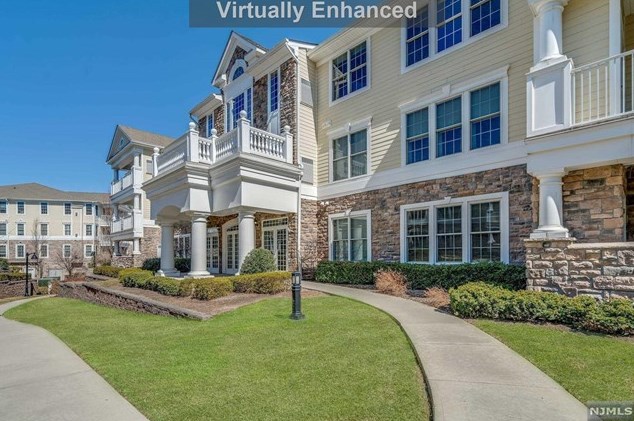 201 Four Seasons Ln, Westwood, NJ 07677-7201