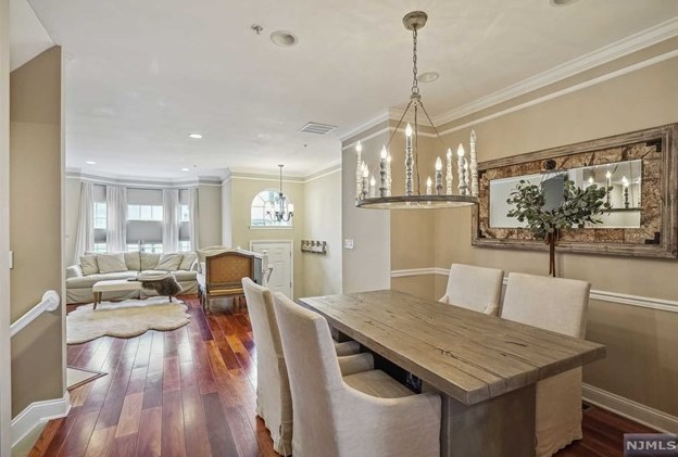 41 Mallard Pl, Secaucus NJ  07094-2942 exterior