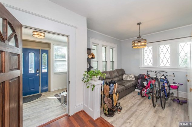 327 Orange Rd, Montclair, NJ 07042