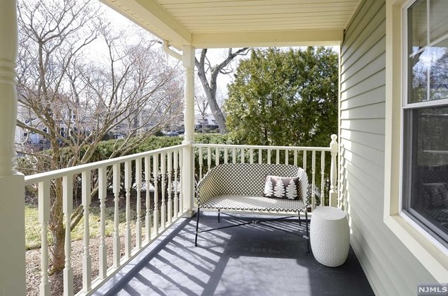 43 Orchard St, Midland Pk, NJ 07432