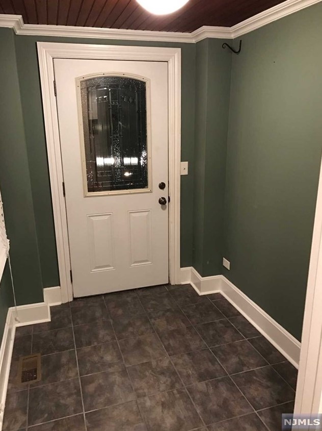 62 Rea Ave, Midland Pk, NJ 07432-1931
