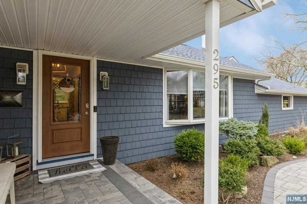 295 Franklin St, Haworth, NJ 07641