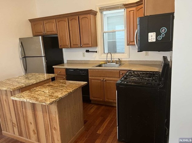 760 Irving Pl, Secaucus NJ  07094-3231 exterior