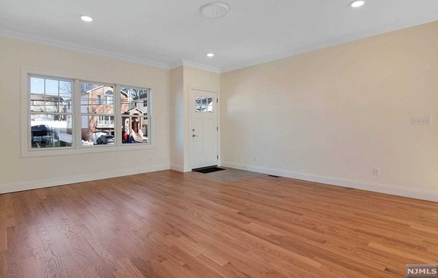 734 Second Ave #1, Lyndhurst, NJ 07071