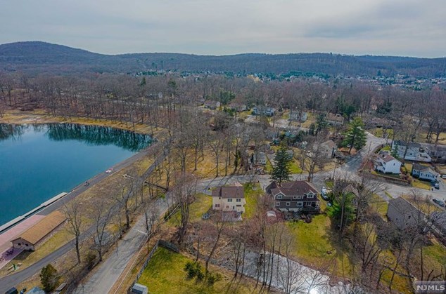 1 Wetmore Dr, Parsippany, NJ 07834