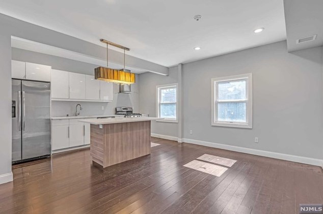 165 20th St #2, Union City, NJ 07087