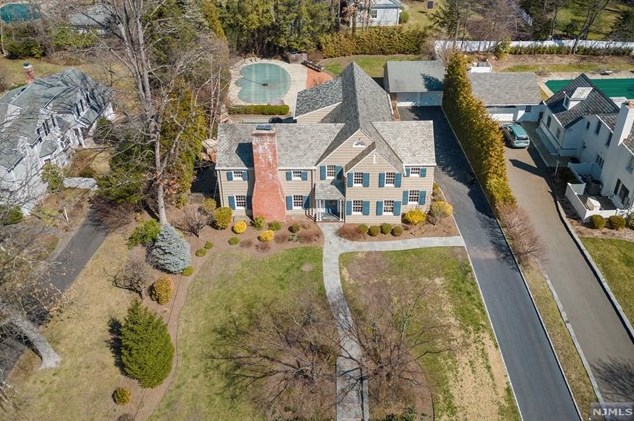 271 Gardner Rd, Ridgewood, NJ 07450