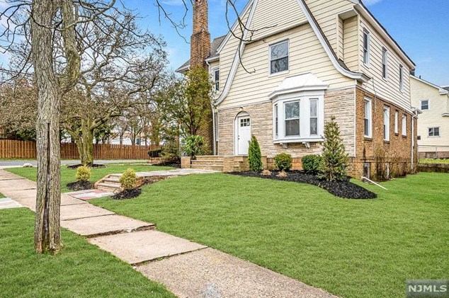 304 Keer Ave, Newark, NJ 07112