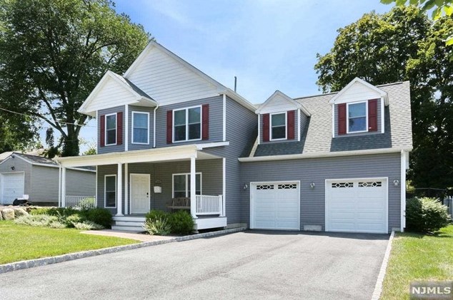 125 Grove St, Mahwah, NJ 07430