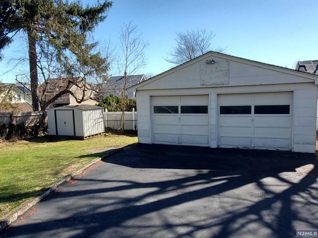 303 Teaneck Rd, Teaneck, NJ 07666