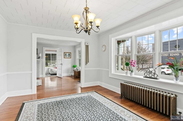 77 Lake Ave, Midland Pk, NJ 07432