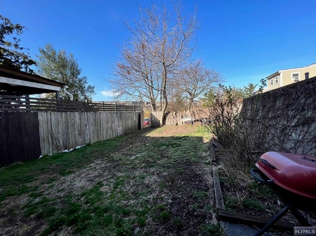 112 Cross St #(1f), East Newark, NJ 07029