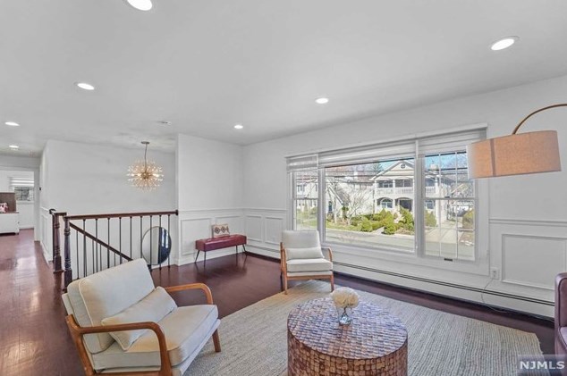 222 Cedar Ln, Closter, NJ 07624