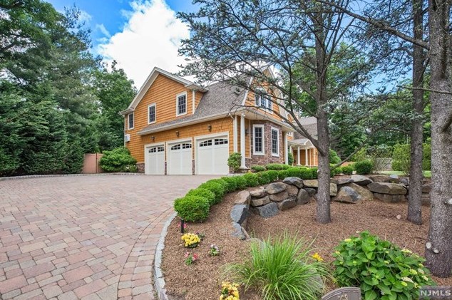298 Woodland St, Tenafly, NJ 07670