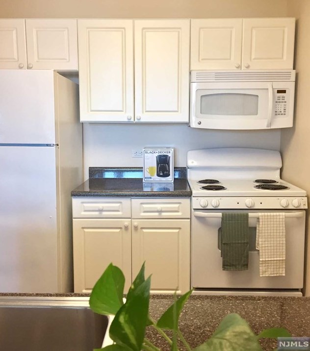3116 City Pl #3116, Edgewater, NJ 07020