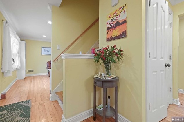 427 Dorchester Rd, Ridgewood, NJ 07450