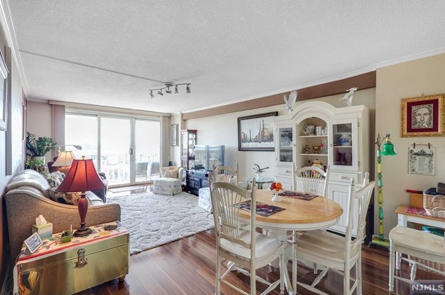 555 North Ave #8-l, West Fort Lee, NJ 07024