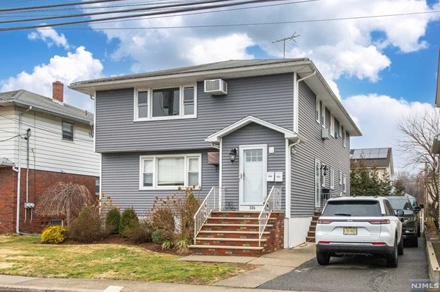326 5th St, Saddle Brook, NJ 07663