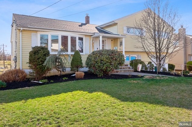 85 Haussler Ter, Clifton, NJ 07013-4109