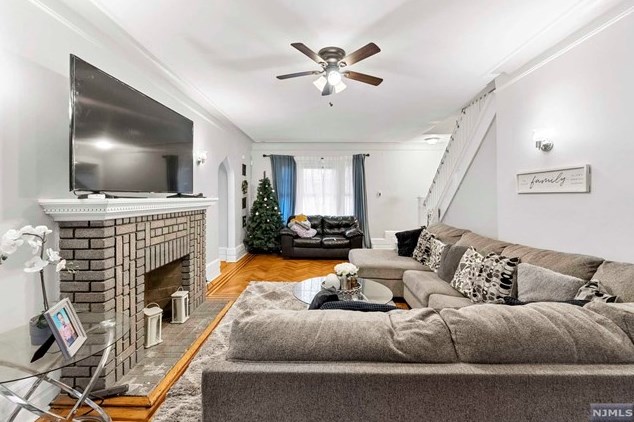 62 Custer Ave, Newark NJ  07112-2510 exterior