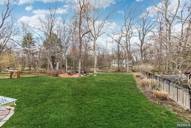 715 Howard Rd, Ridgewood, NJ 07450