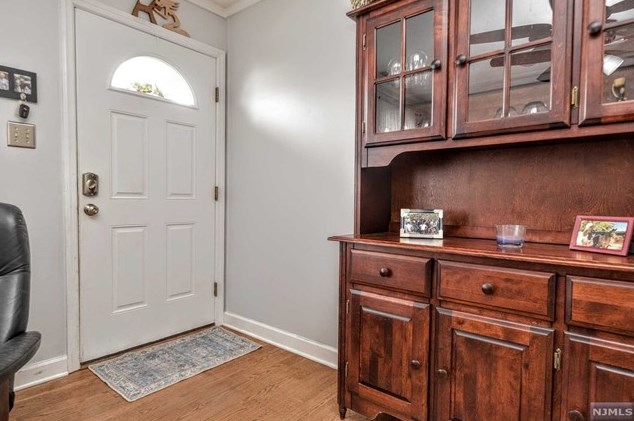 128 3rd St, Mahwah, NJ 07430