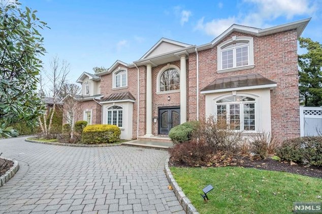 205 Lyncrest Rd, Englewood, NJ 07632