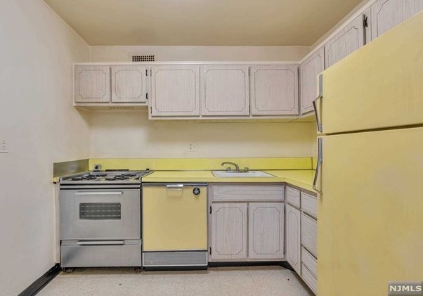 2100 Linwood Ave #23n, West Fort Lee, NJ 07024