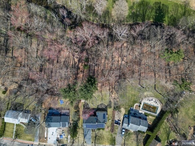 44 Rustic Dr, Waldwick NJ  07463-2417 exterior