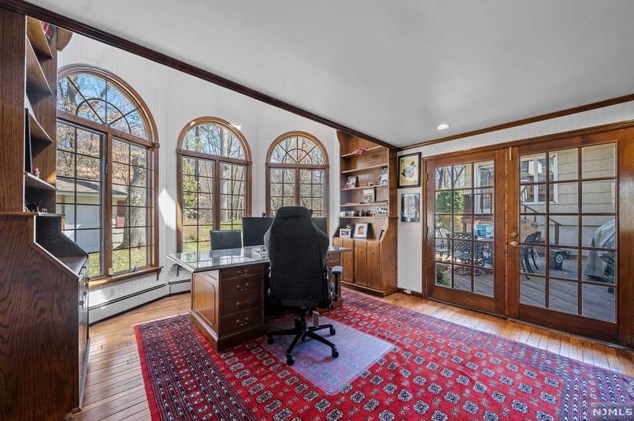 44 Rustic Dr, Waldwick NJ  07463-2417 exterior